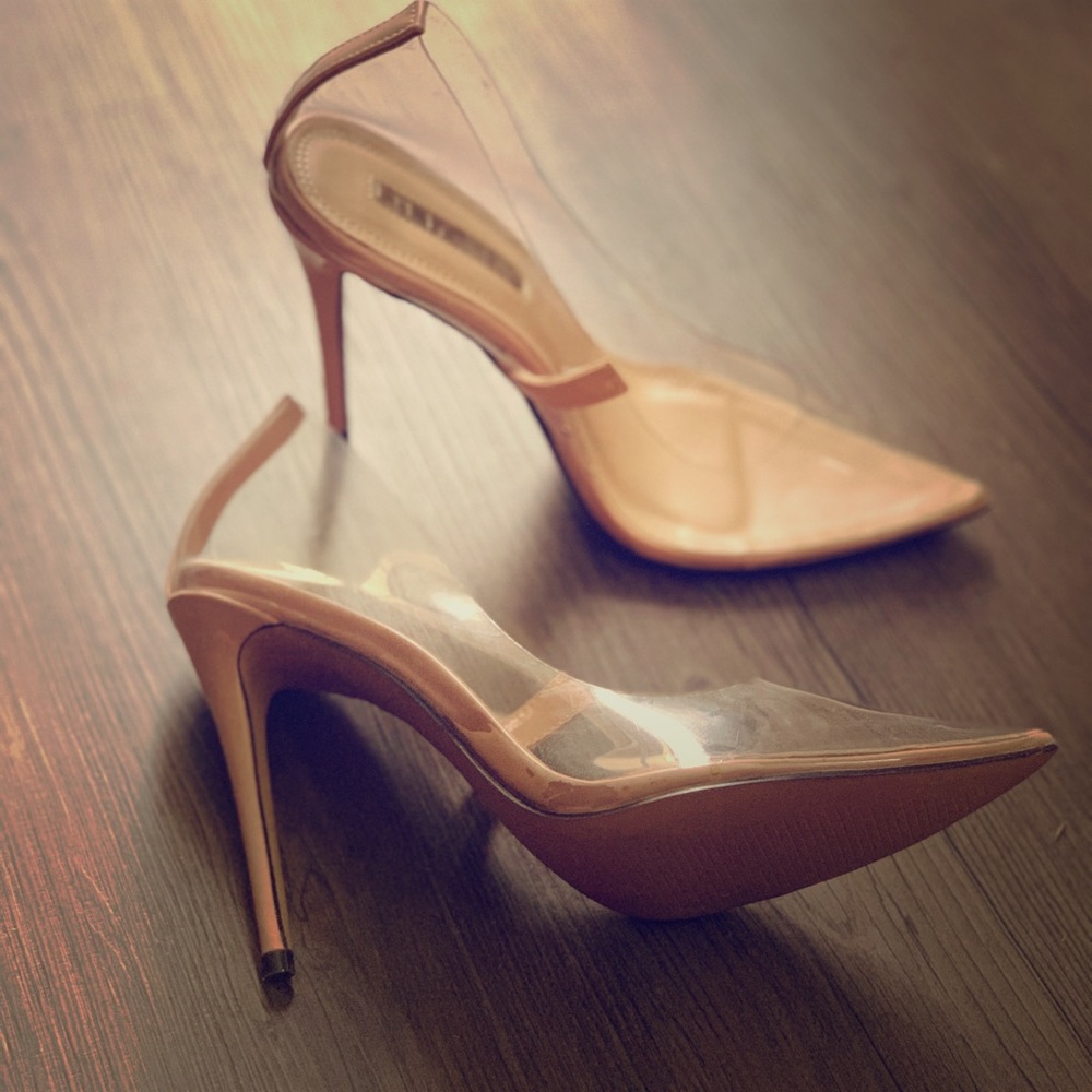 Liliana Transparent Clear pumps